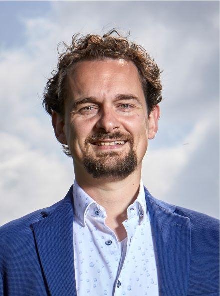Akkermans_Jos-staand_klein_0